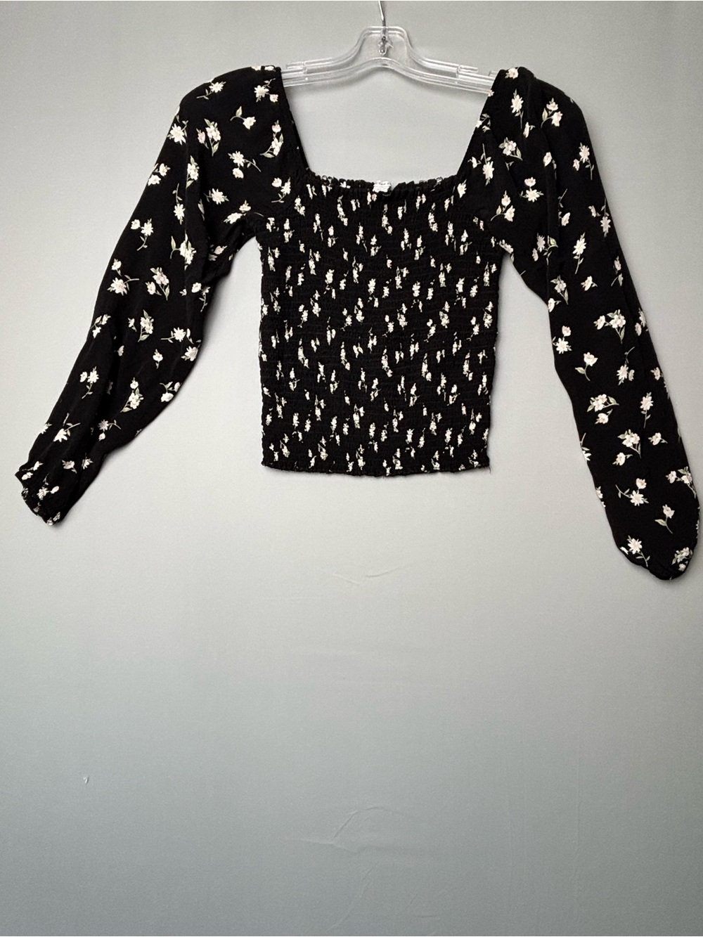 American Eagle XS Black Floral Smocked Crop Top Puff Sleeve Cottagecore Boho